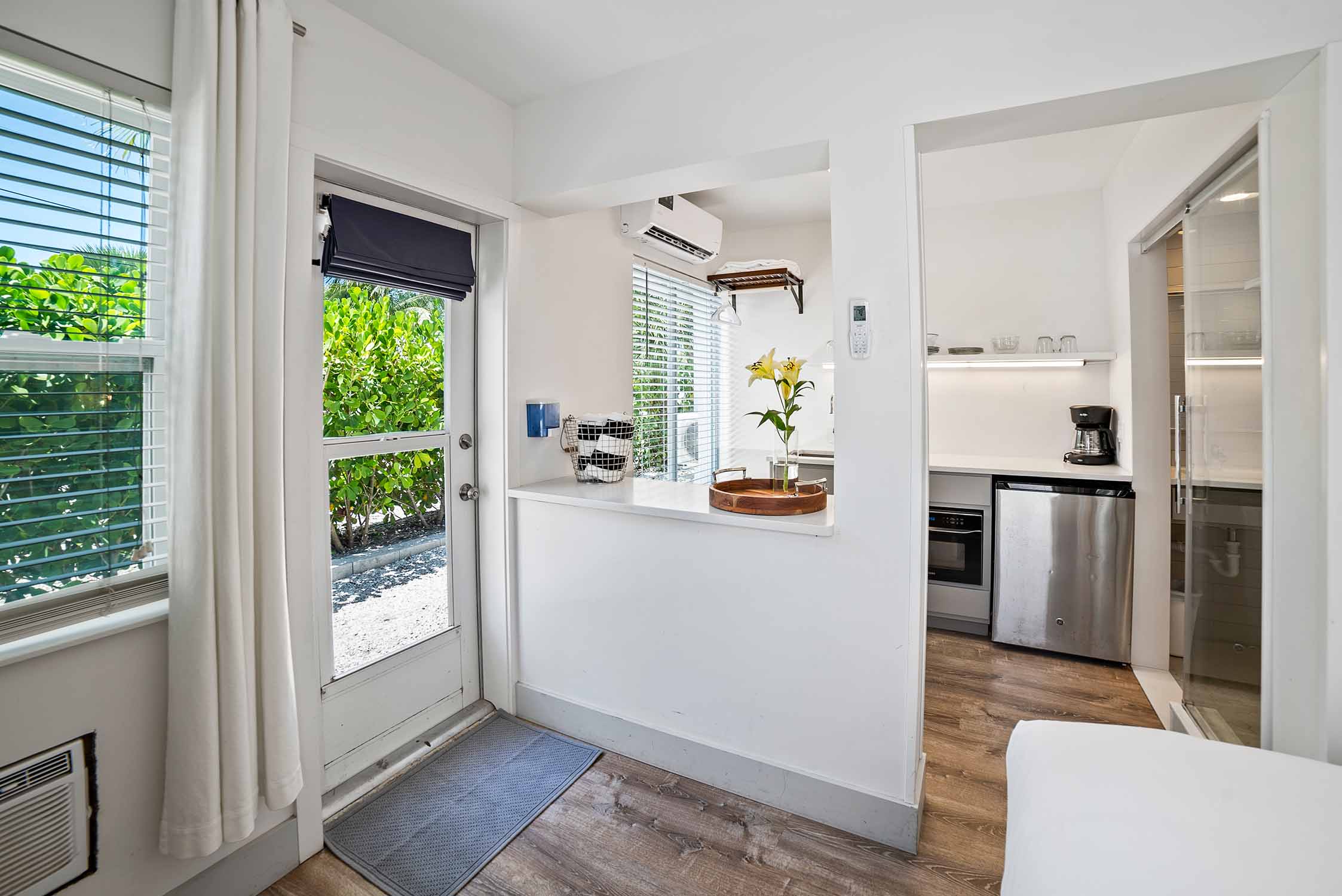 Casey Key Resort® - Modern Bayside Cabana